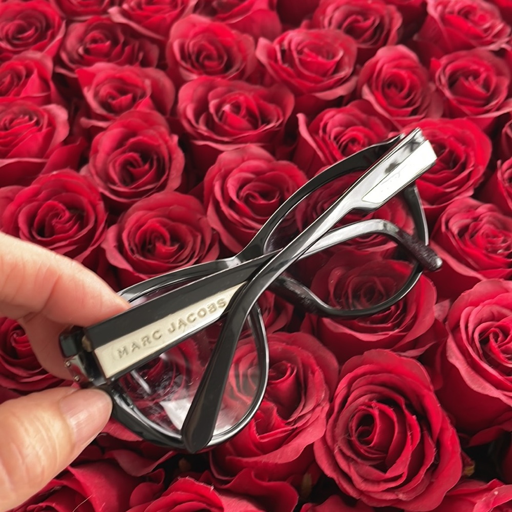 Cat eye style Marc jacobs sunglasses - Picture 9 of 10